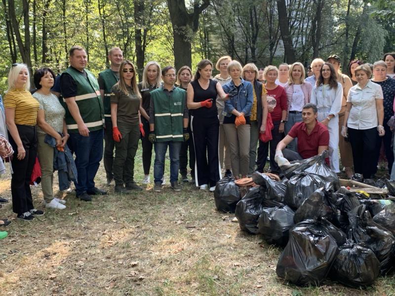 Держекоінспекція звернулася з закликом об'єднати зусилля для збереження чистоти в Україні в рамках Всесвітнього дня прибирання.