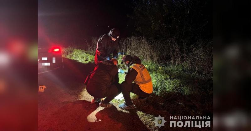 Знайшли мертвого підприємця: в Одесі на шосе виявили тіло з вогнепальним пораненням у голову.