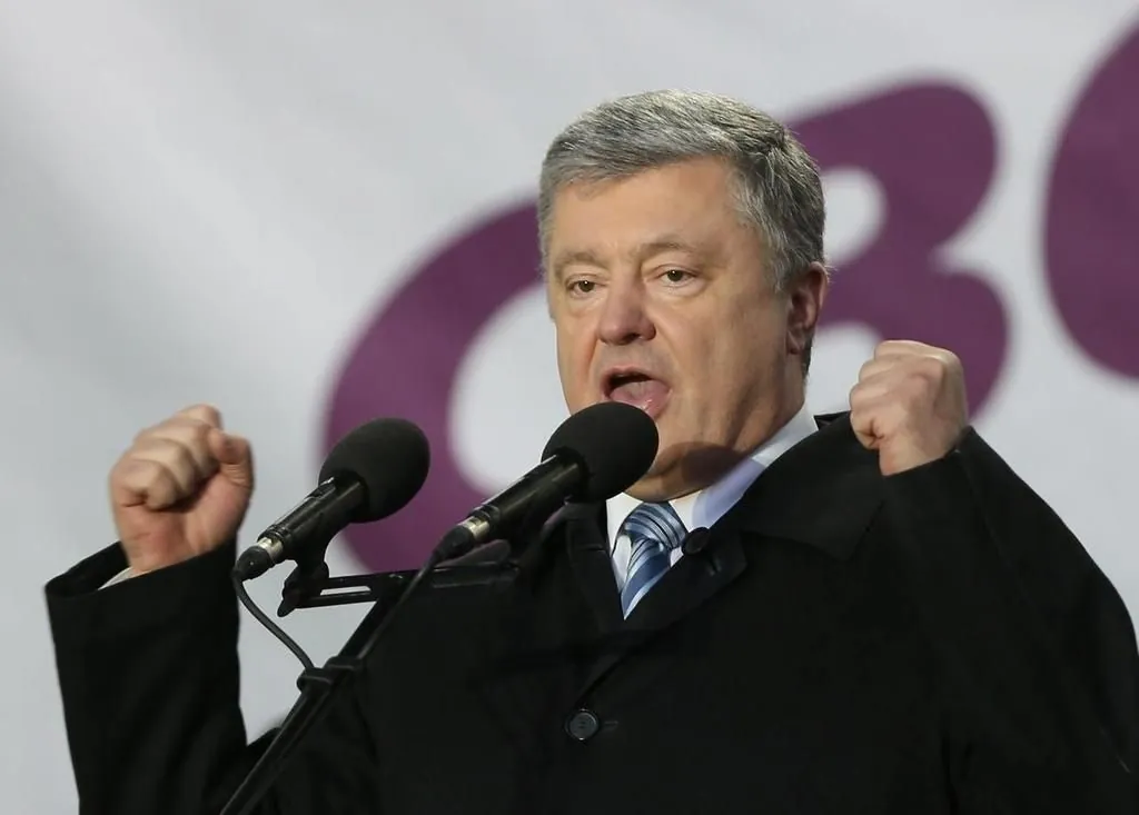 Порошенко використовує ситуацію з ЗСУ для власного піару, незважаючи на несплачені податки - військовий | УНН