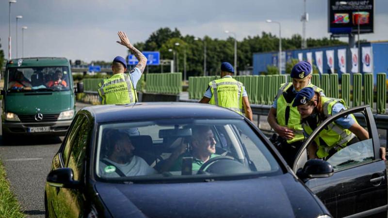 Нідерланди запроваджують контроль на кордоні з метою протидії міграційним викликам.